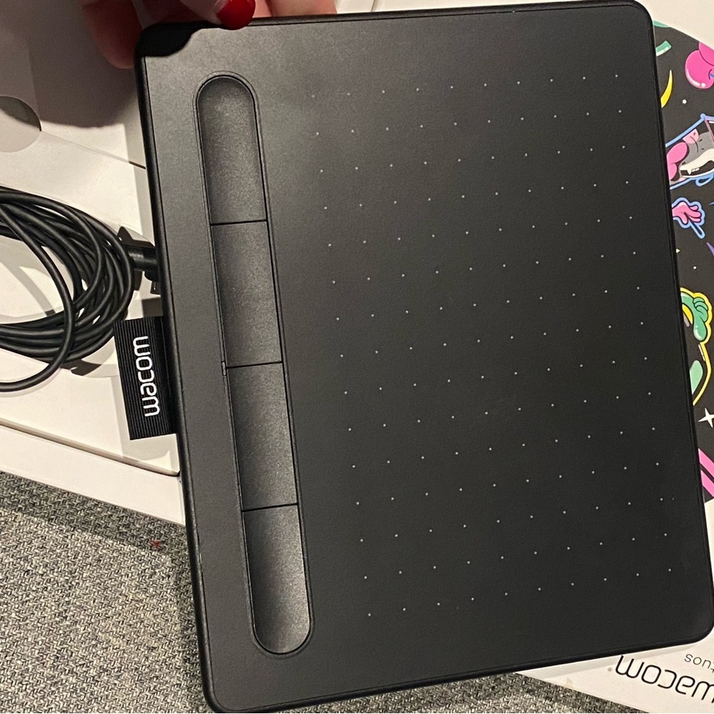 Wacom Intuos Small Digital Graphics Drawing Tablet,  Open Box, - Picture 4 of 4